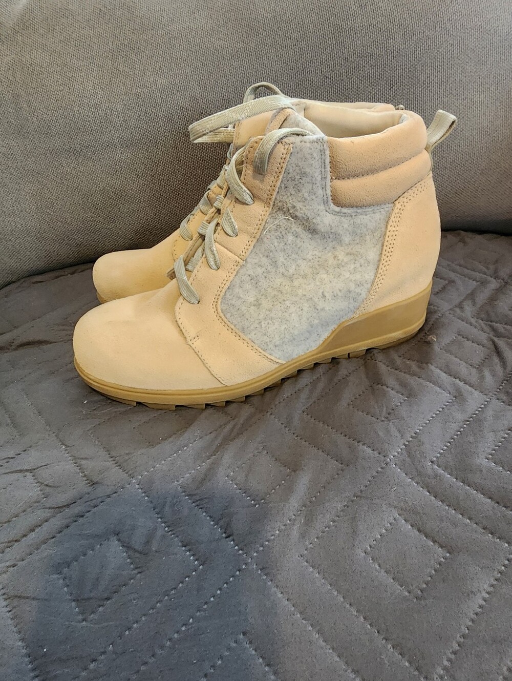 Sorel Women's Evie Lace-Up Hidden Wedge Ankle Booties Felt -Suede Size 9